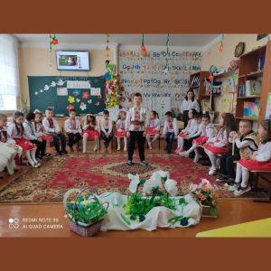 Mesaj pentru mămici de la copiii din grupa pregătitoare